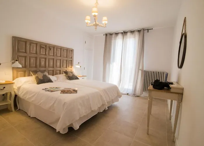 El Ralenco Bed & Breakfast Lécera